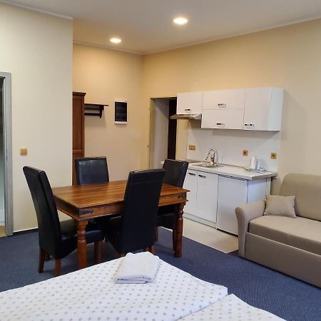 Hotel Koruna Penzion Teplice nad Metují Екстериор снимка