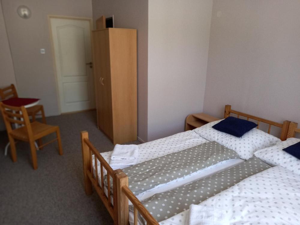 Hotel Koruna Penzion Teplice nad Metují Екстериор снимка