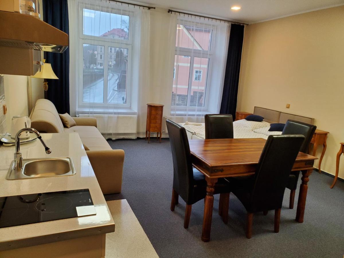 Hotel Koruna Penzion Teplice nad Metují Екстериор снимка