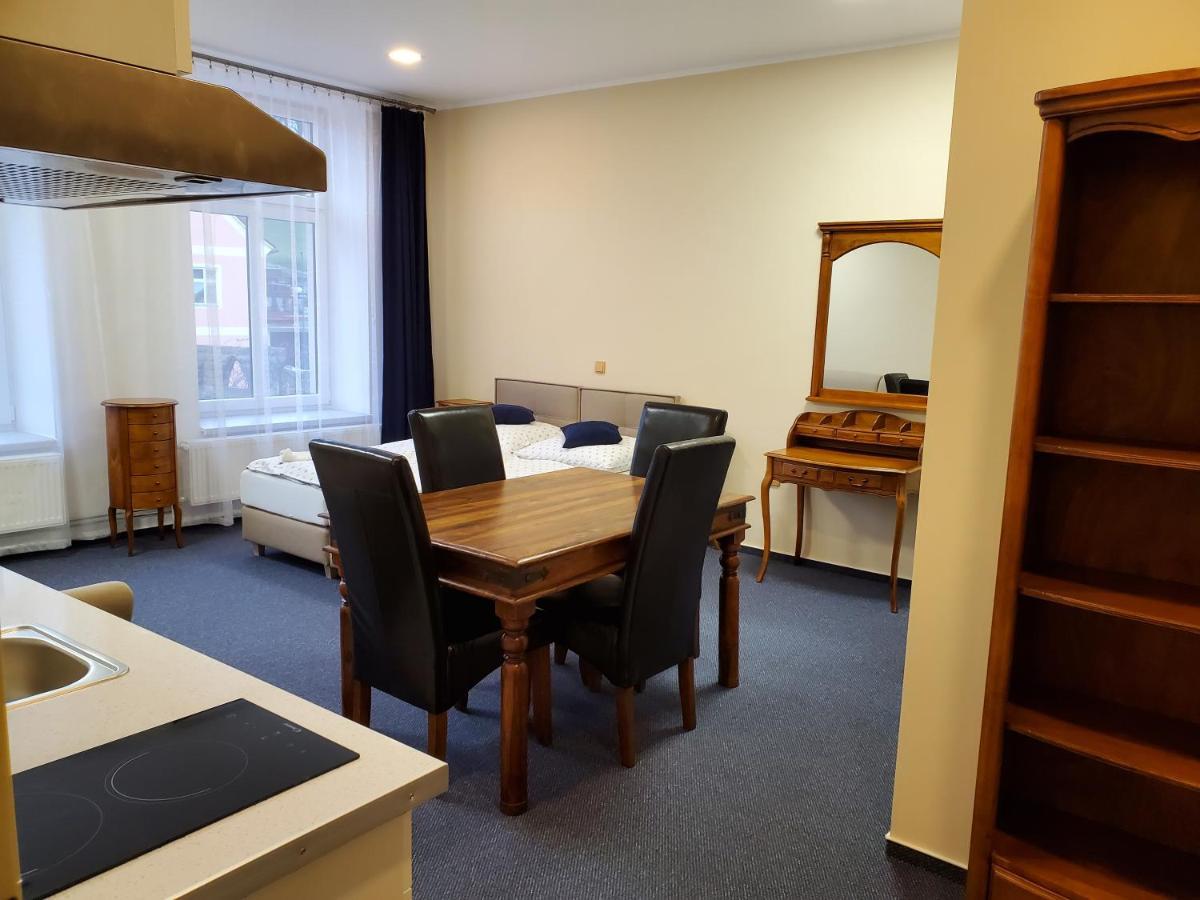 Hotel Koruna Penzion Teplice nad Metují Екстериор снимка