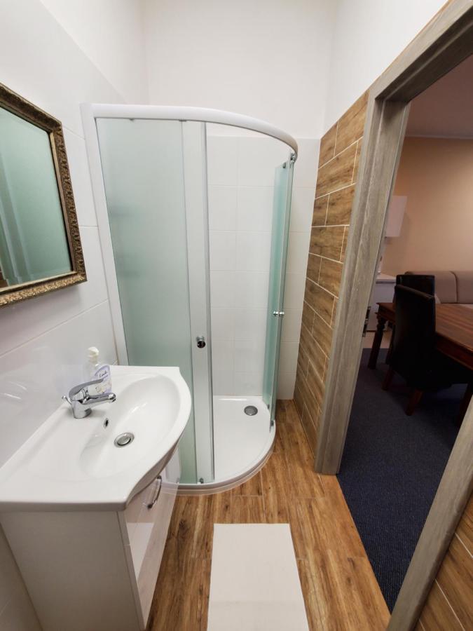Hotel Koruna Penzion Teplice nad Metují Екстериор снимка