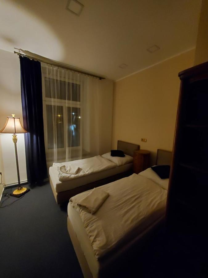 Hotel Koruna Penzion Teplice nad Metují Екстериор снимка