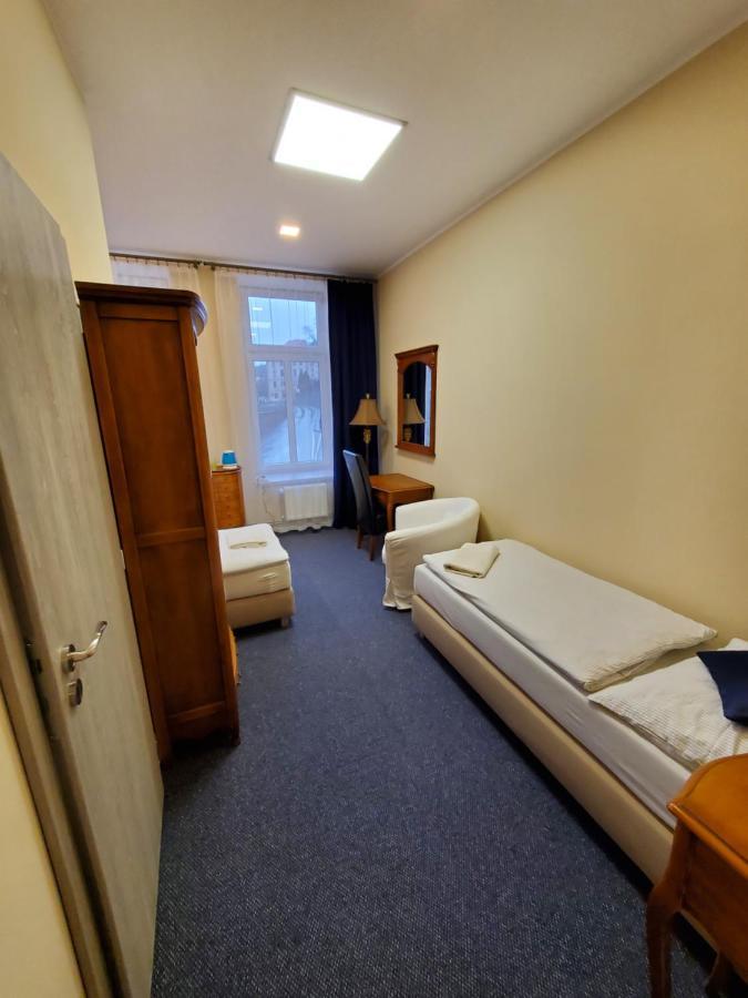 Hotel Koruna Penzion Teplice nad Metují Екстериор снимка
