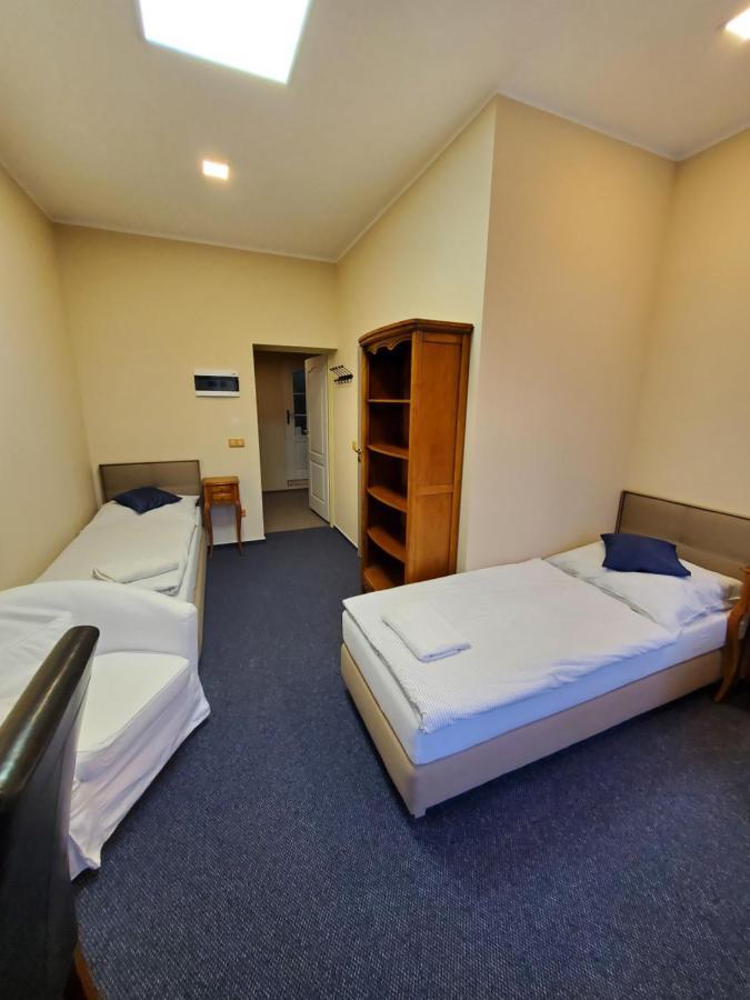 Hotel Koruna Penzion Teplice nad Metují Екстериор снимка